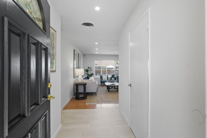 Property Photo:  5597 Glenoak Court  CA 95129 