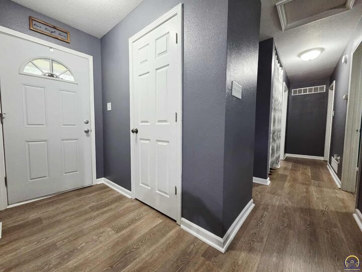 Property Photo: 6629 SW Arborglade Ln KS 66619