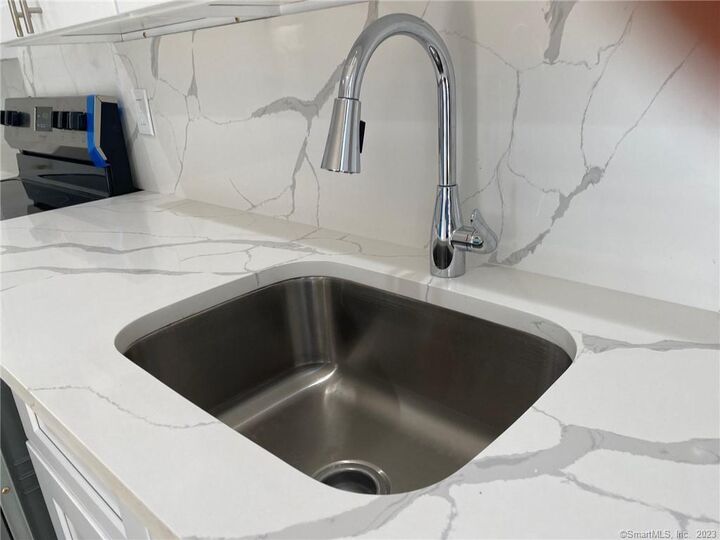 Property Photo:  31 Lake Avenue 2  CT 06810 