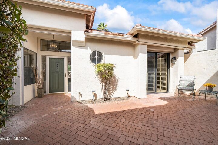 Property Photo: 38128 S Silverwood Drive AZ 85739