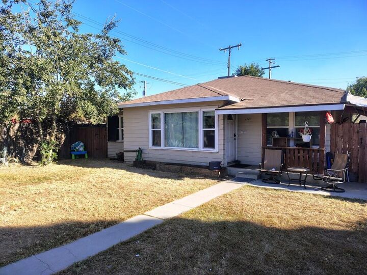 1421 W Oak Avenue  Visalia CA 93291 photo