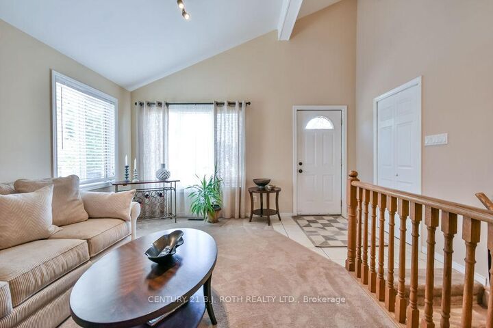 Property Photo:  924 Vicrol Drive  ON L9S 1V4 
