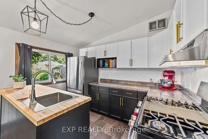 Property Photo:  807 Cambridge Street  ON N4S 4V8