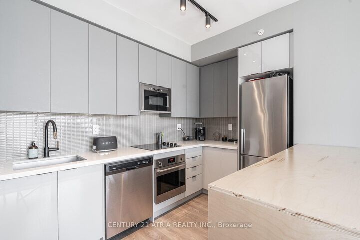 Property Photo:  2916 Highway 7 N/A 1307  ON L4K 0K6