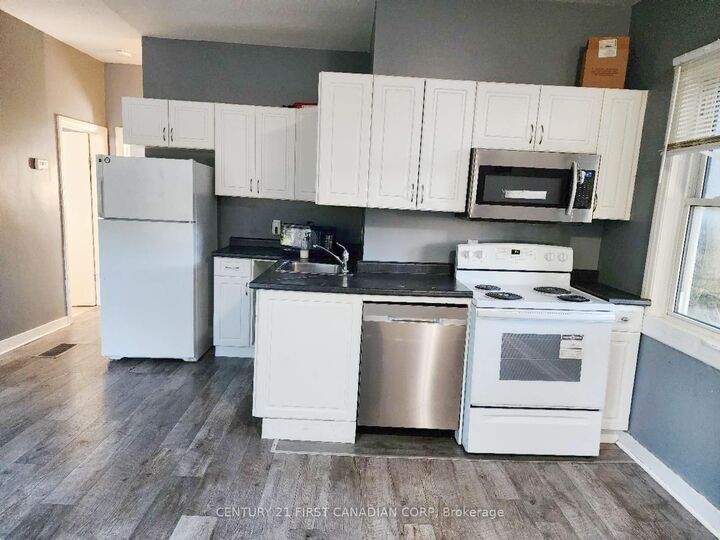Property Photo:  648 Oxford Street E Unit1  ON N5Y 3J4 