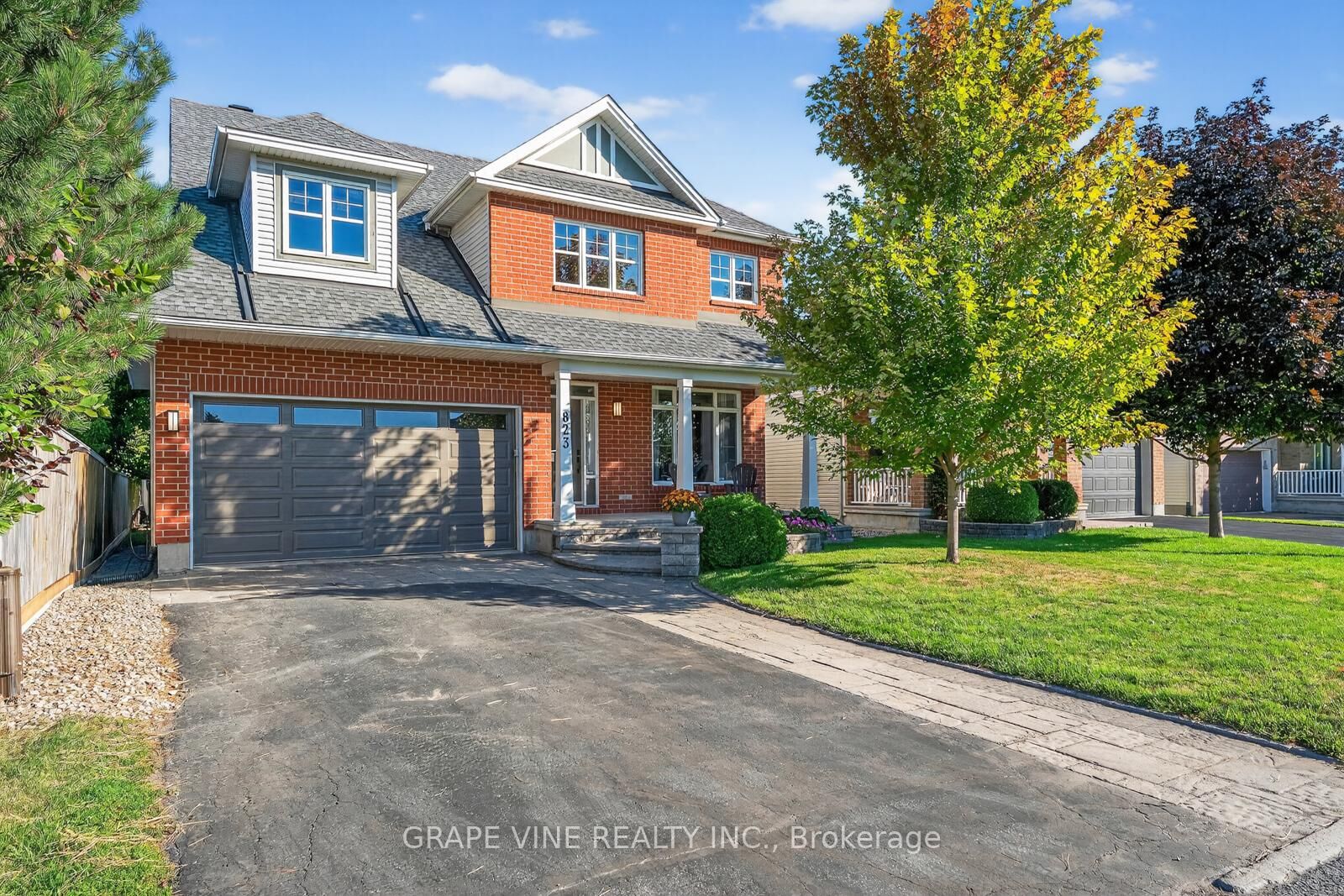 Property Photo:  823 Scala Avenue  ON K4A 4M2 