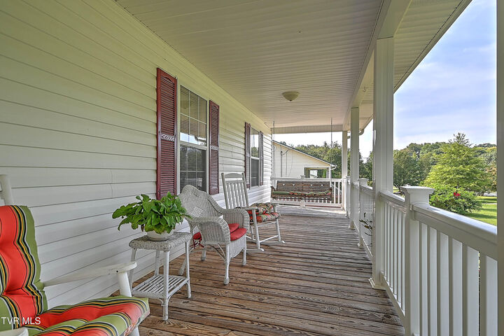 Property Photo: 4980 Old Stage Road TN 37641