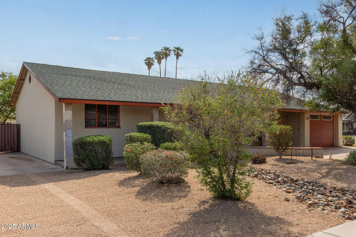 Property Photo:  815 N Evergreen Street  AZ 85225 