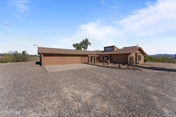 Property Photo:  835 W Palo Verde Drive  AZ 85390 