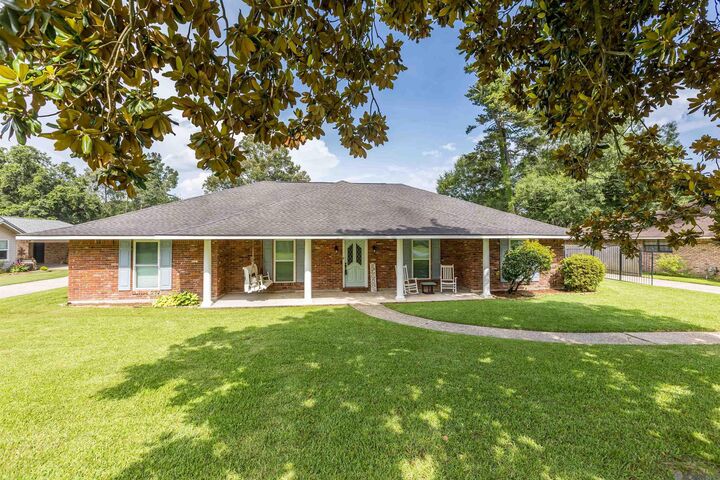 Property Photo:  6612 Lindseyneal Dr  LA 70739 