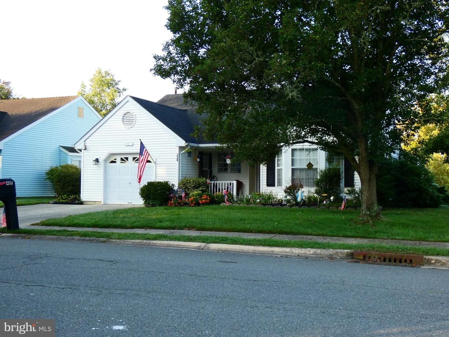 Property Photo: 407 Lexington Drive NJ 08087