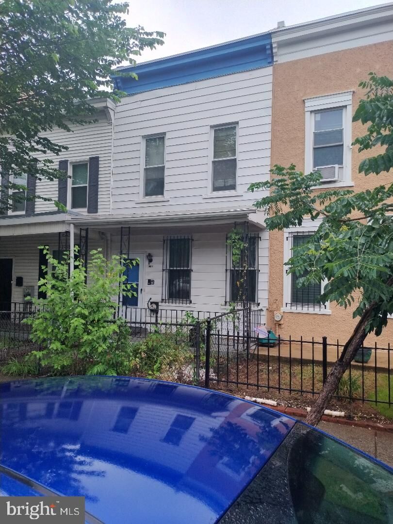 Property Photo:  1718 Independence Avenue SE  DC 20003 
