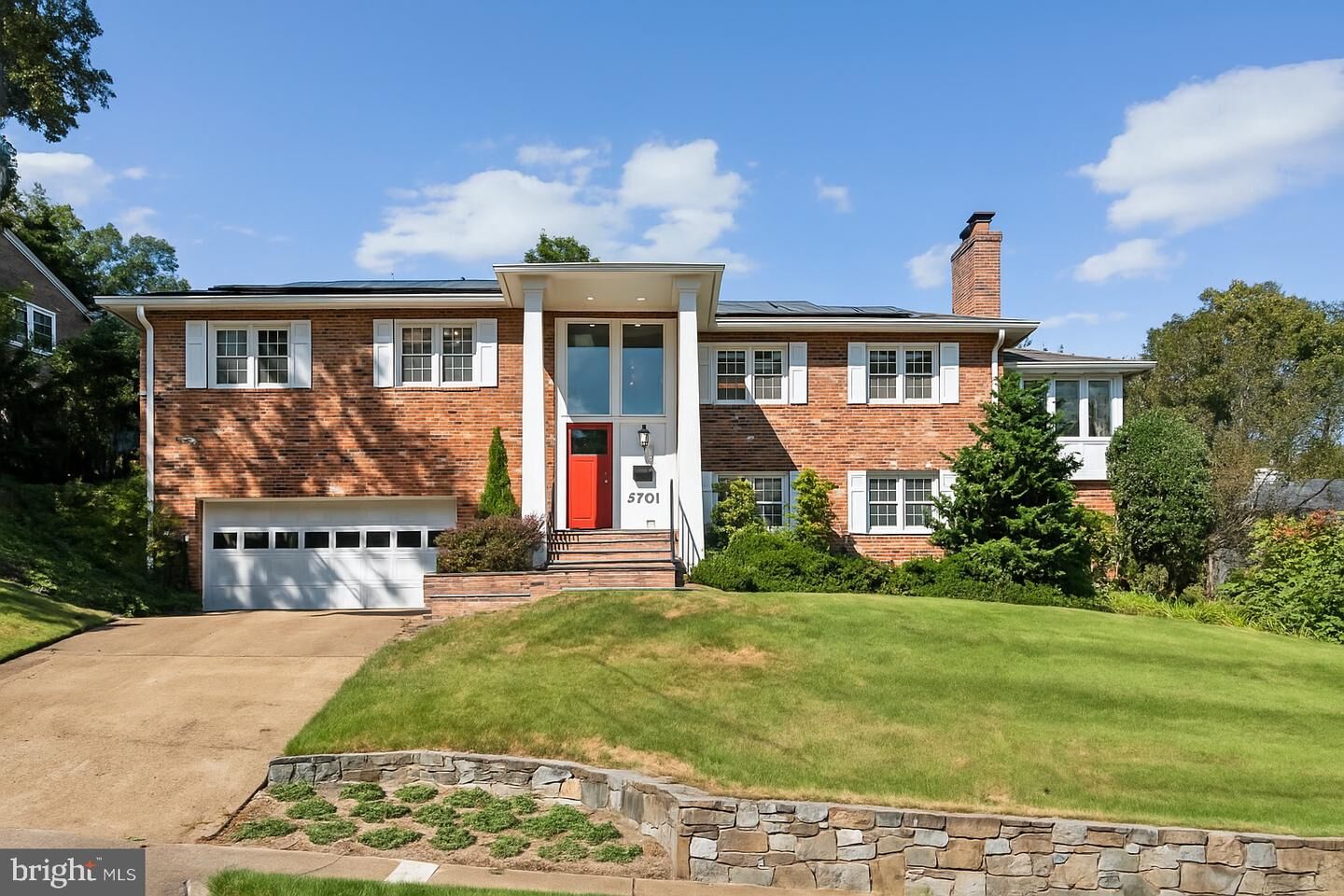 Property Photo:  3701 N Oakland Street  VA 22207 