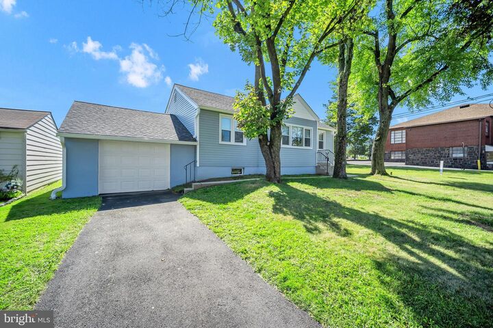 Property Photo:  31 Poplar Avenue  PA 18976 