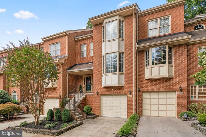 Property Photo:  10241 Aspen Willow Drive  VA 22032 