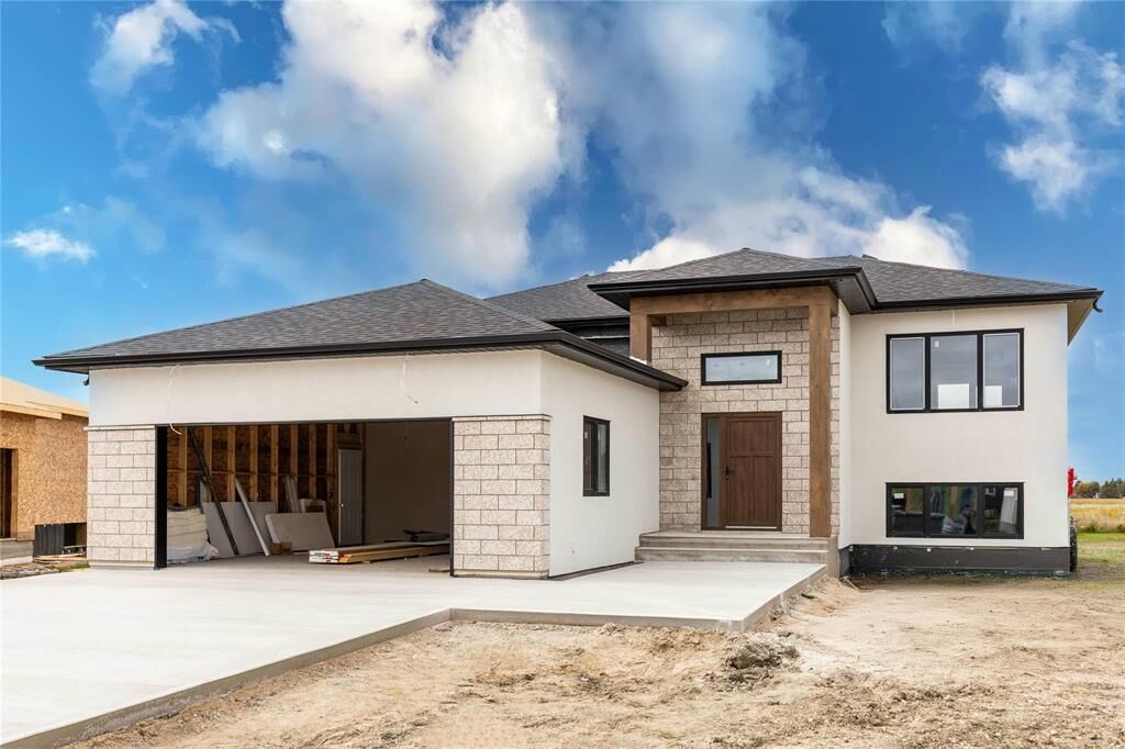 Property Photo:  27 Bentley Bay  MB R5G 2Y4 
