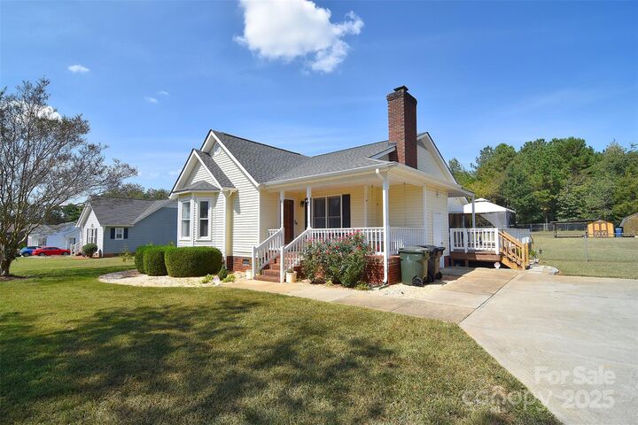 Property Photo:  2506 Foxworth Drive  NC 28110 