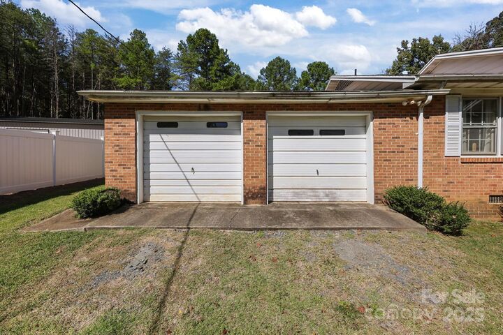 Property Photo:  2440 Emanuel Church Road  NC 28138
