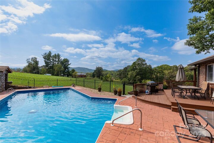 Property Photo:  35 Heatherly Drive  NC 28715 
