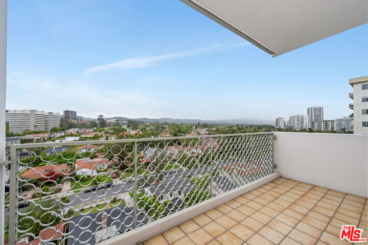 Property Photo:  10787 Wilshire Blvd  CA 90024 