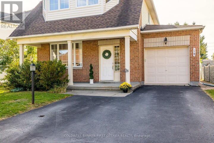 Property Photo: 14 Vistapointe Drive ON K2G 6N5