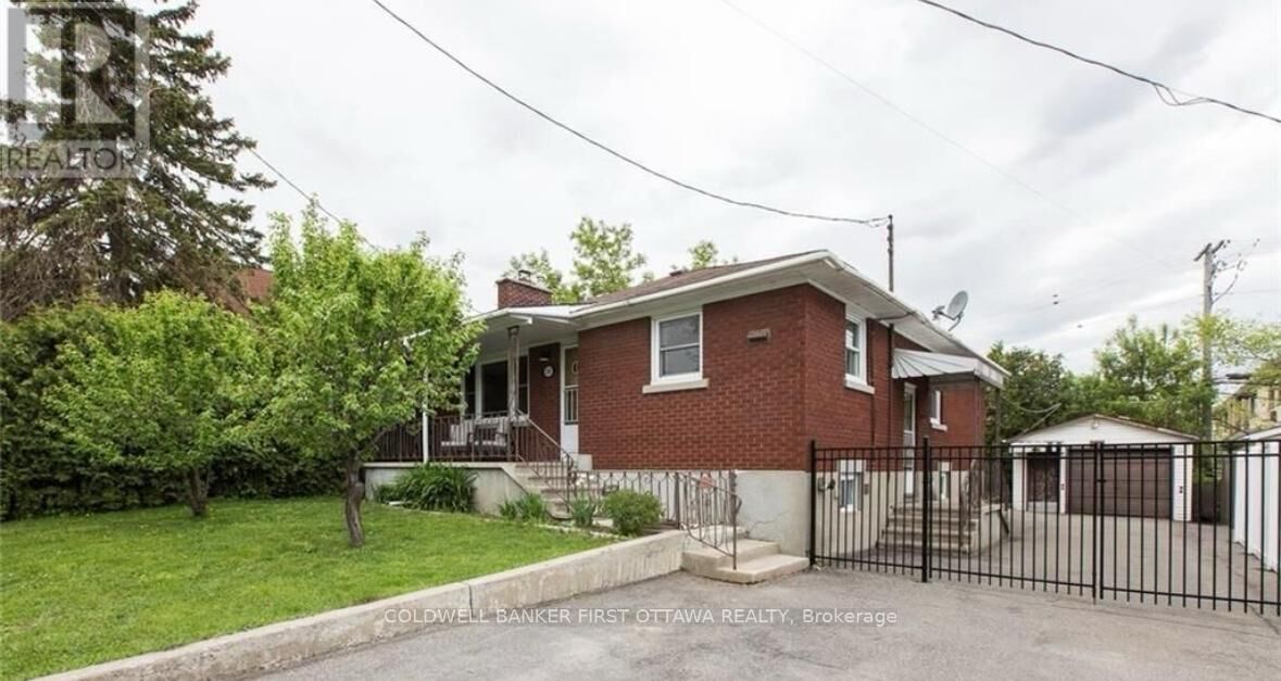 Property Photo:  1347 Dorchester Avenue  ON K1Z 8E8 