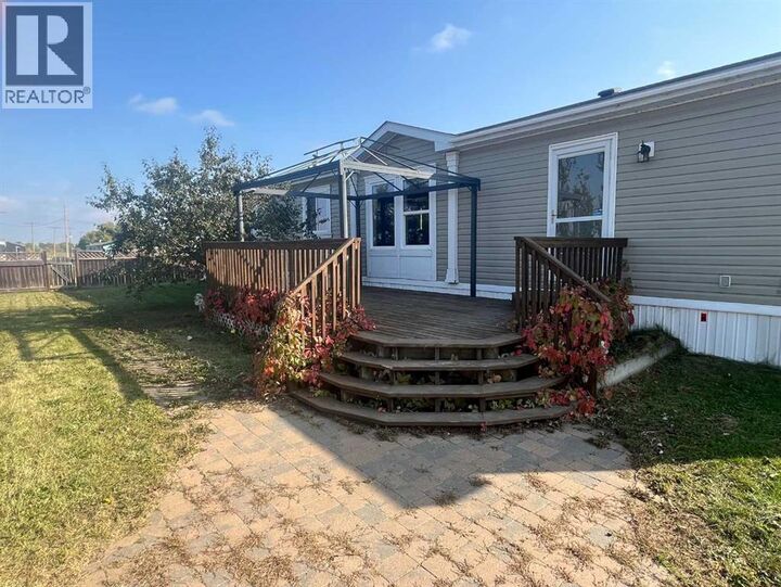 Property Photo:  18 5th Street West  SK S0M 2T0 