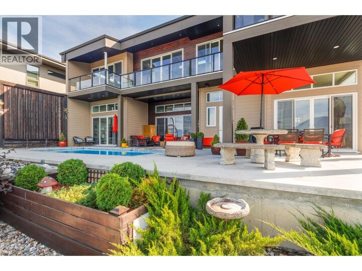 Photo de la propriété:  1061 19 Avenue Southeast  BC V1E 0E6 