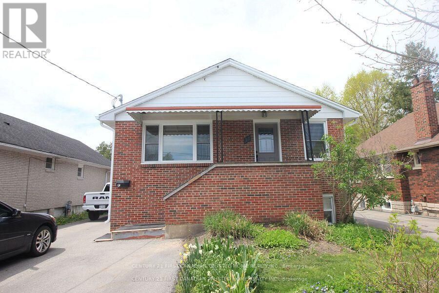 Property Photo:  73 Jacqueline Street  ON N5Z 3P8 