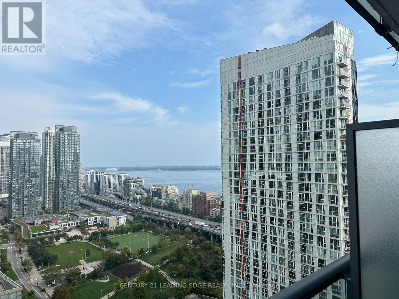 Property Photo:  170 Fort York Boulevard 2705  ON M5V 0E6 
