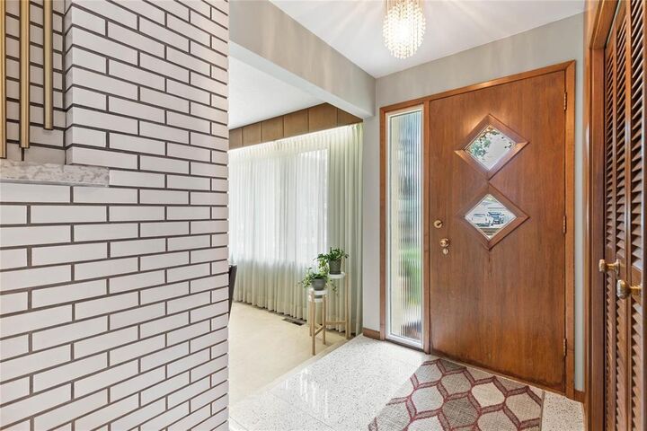 Property Photo:  56 Verbena Street  MB R2V 3A7 