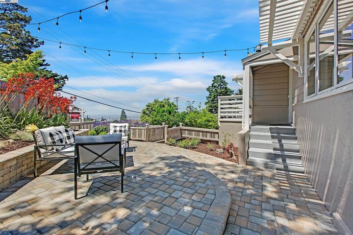 Property Photo: 5601 Castle Dr CA 94611