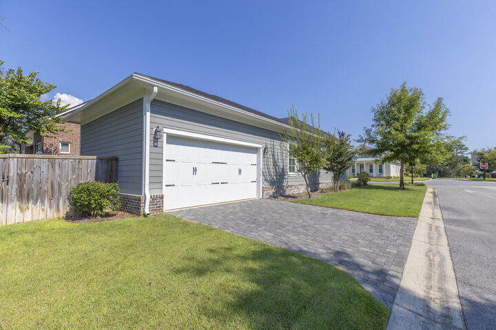 Property Photo:  1325 Verbena Place  FL 32578