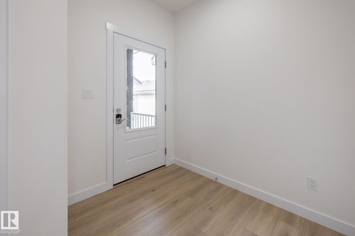 Photo de la propriété:  1933 209A Street NW  AB T6M 3B5 