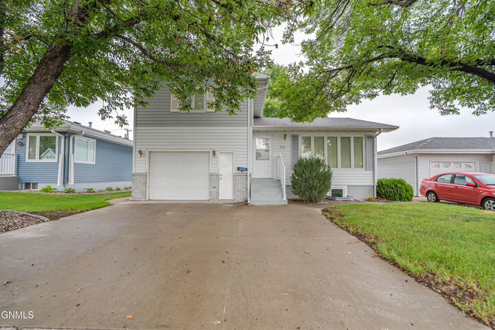 919 17th Street S  Bismarck ND 58504 photo