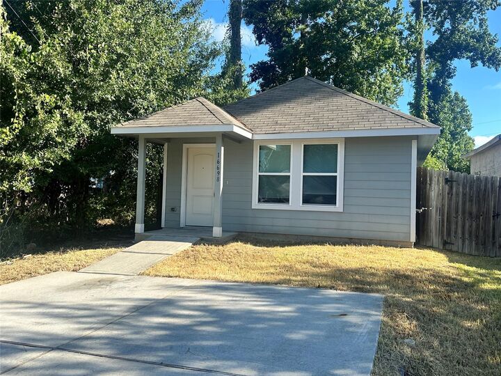 16698 E Forrestal  Montgomery TX 77316 photo