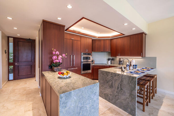 Property Photo: 68-1050 Mauna Lani Point J104 HI 96743