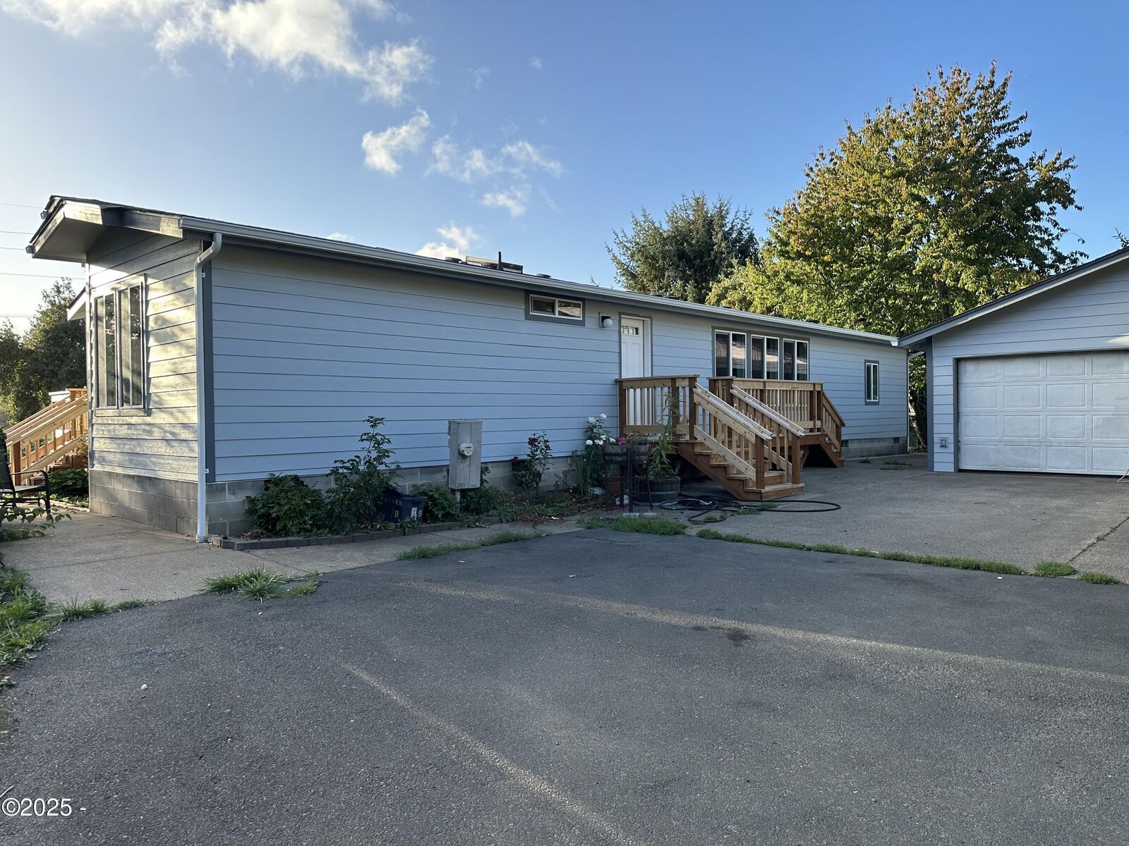 Property Photo:  853 SW Siletz River Drive  OR 97380 