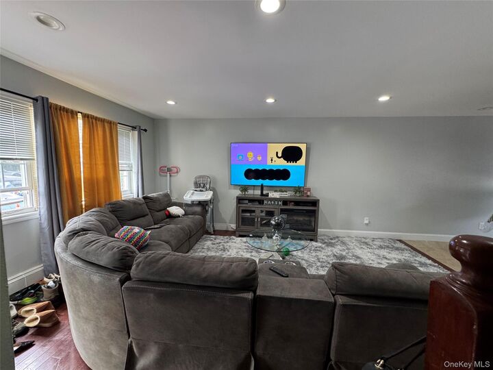 Property Photo:  1019 E 230th Street  NY 10466 