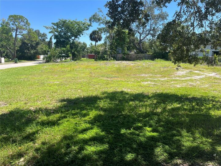 2414 Pelican Drive  Sarasota FL 34237 photo
