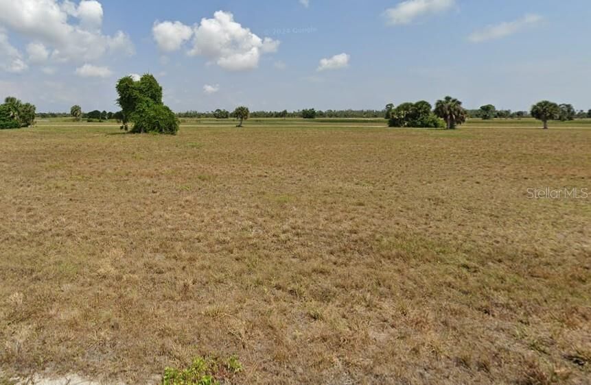 Property Photo:  37 Willow Road  FL 33946 