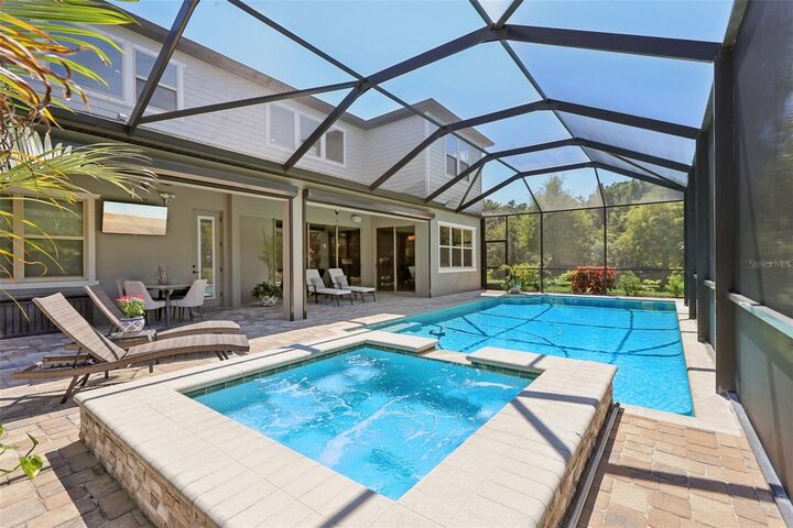 Property Photo: 842 Forest Glen Court FL 34683