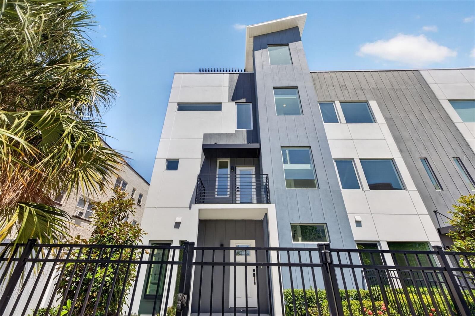 Property Photo:  536 Dr. Martin Luther King Jr Street S  FL 33701 