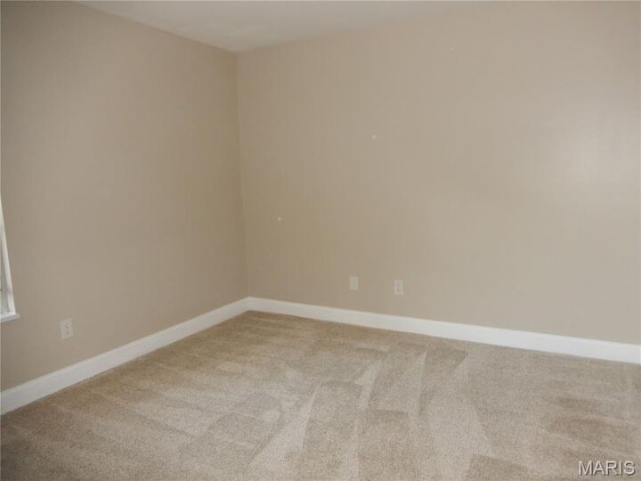 Property Photo:  16518 Victoria Crossing Drive B  MO 63040 