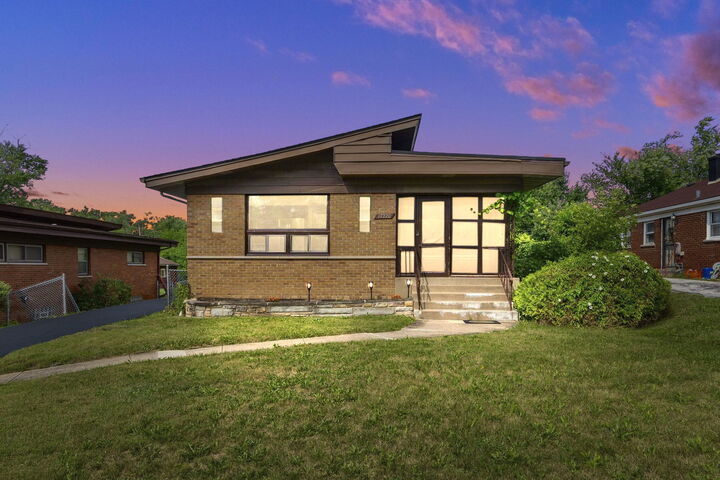 17220 Highland Avenue  Hazel Crest IL 60429 photo