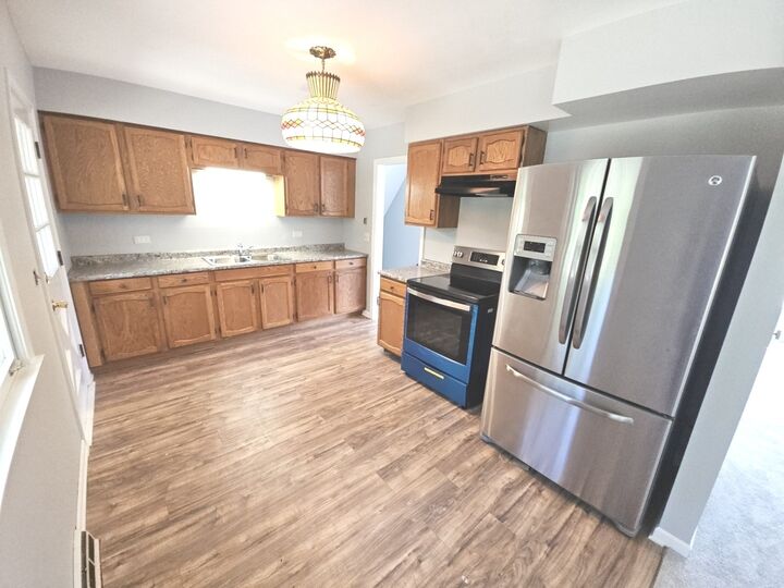 Property Photo: 827 Balmoral Drive IL 60118