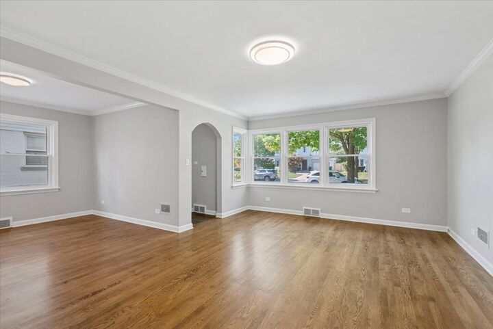Property Photo:  617 S Madison Avenue  IL 60525