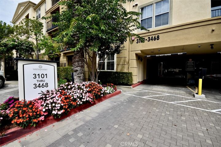 Property Photo:  3231 Watermarke Pl  CA 92612