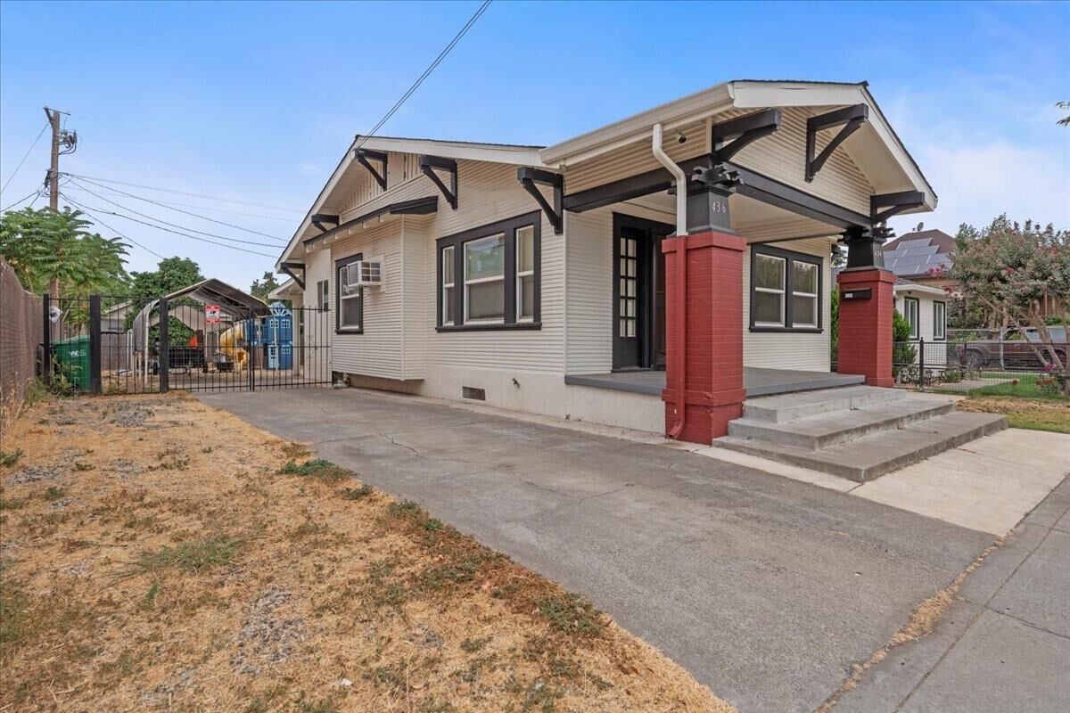 Property Photo:  434 E Cleveland Street  CA 95204 