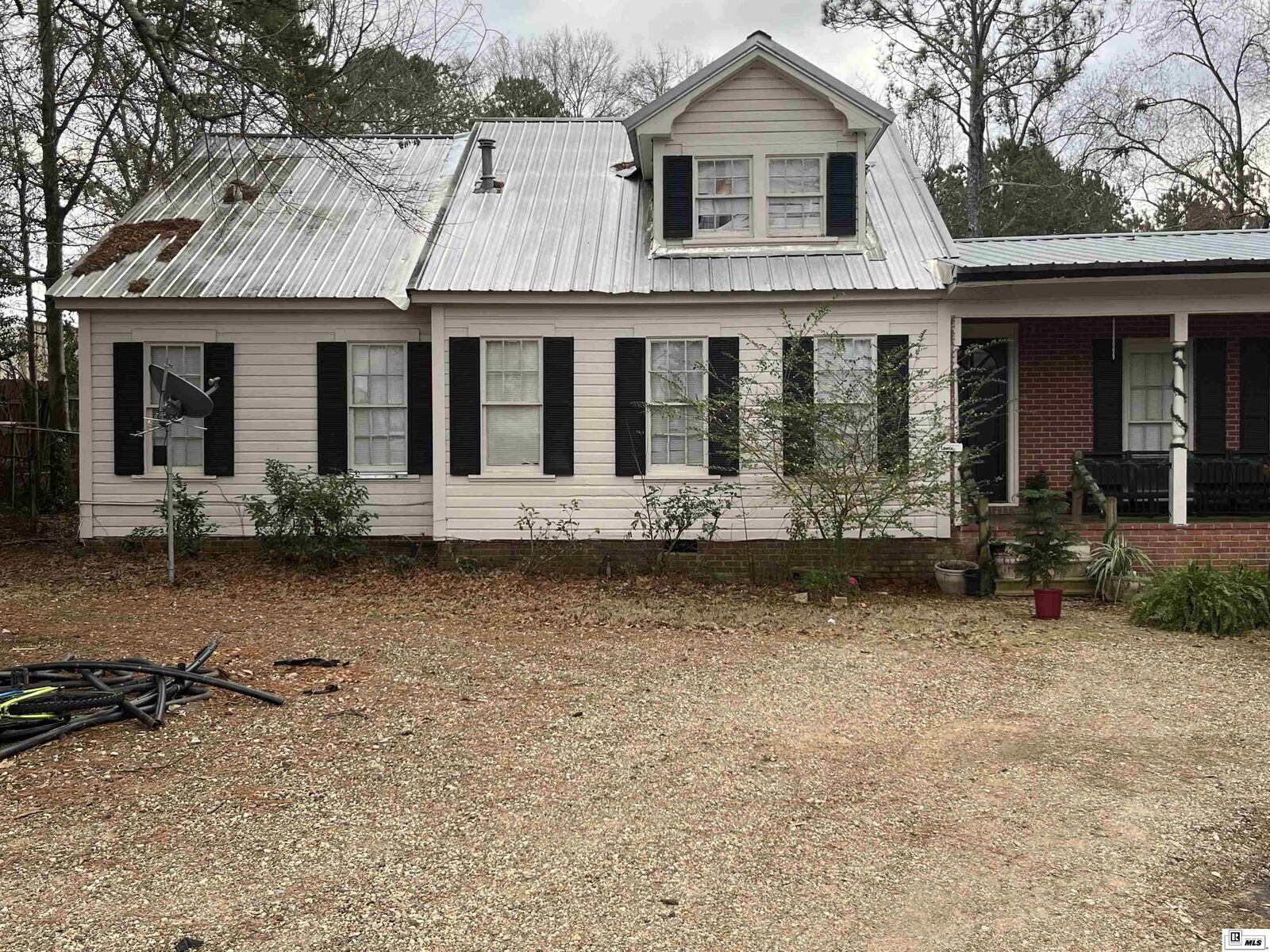 Property Photo: 1201 Gains Avenue LA 71270